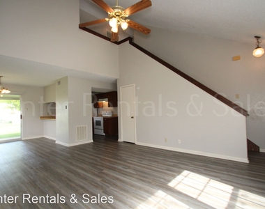 2201 Lazy Ridge Dr - Photo Thumbnail 3