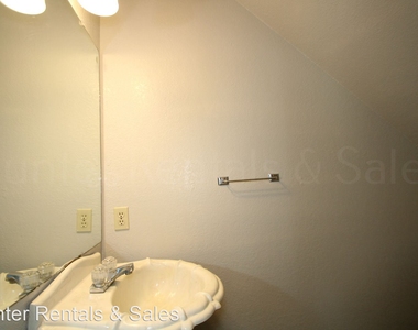 2201 Lazy Ridge Dr - Photo Thumbnail 20