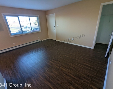 1730 Milldrum St - Photo Thumbnail 4