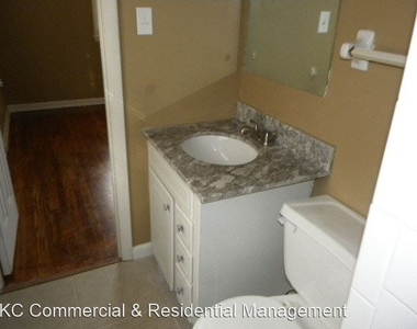 5033 Hawthorne Avenue - Photo Thumbnail 7