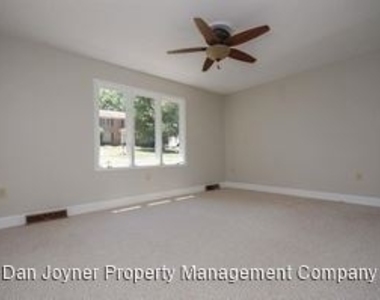 111 Valley Forge Dr - Photo Thumbnail 5