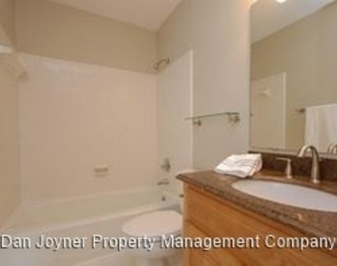 111 Valley Forge Dr - Photo Thumbnail 7