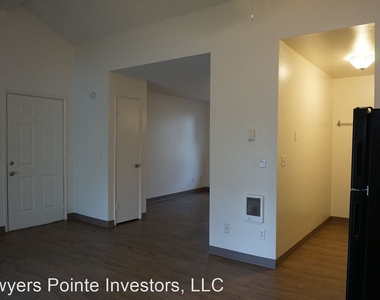 Sawyer Pointe 52588 Ne Sawyer - Photo Thumbnail 2