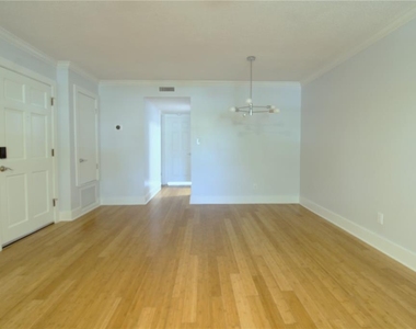 3331 N Westmoreland Drive - Photo Thumbnail 6