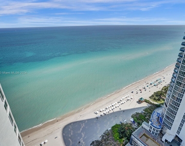 15901 Collins Ave - Photo Thumbnail 4