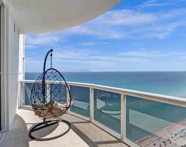 15901 Collins Ave - Photo Thumbnail 0