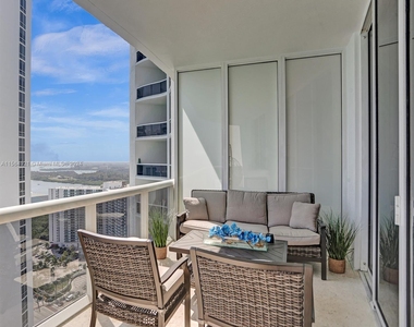 15901 Collins Ave - Photo Thumbnail 2