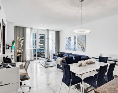 15901 Collins Ave - Photo Thumbnail 5