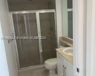 325 S Biscayne Blvd - Photo Thumbnail 33