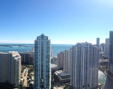 325 S Biscayne Blvd - Photo Thumbnail 2