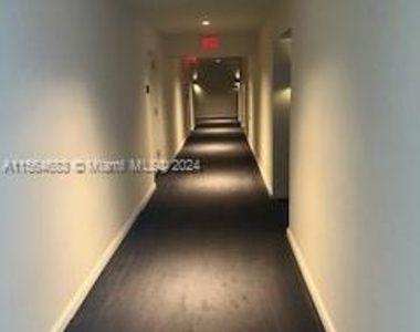 325 S Biscayne Blvd - Photo Thumbnail 10