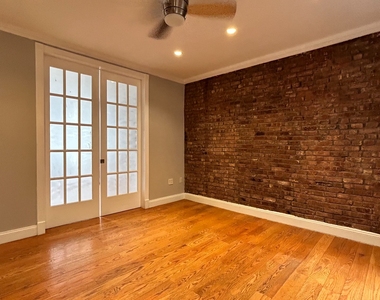 Renovated 3 bedroom apartment on East 100th Street - Photo Thumbnail 3