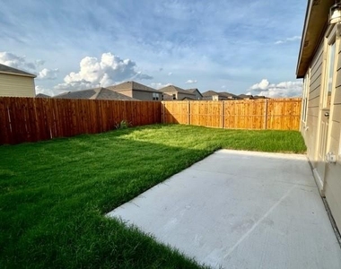 1436 Embrook Trail - Photo Thumbnail 13