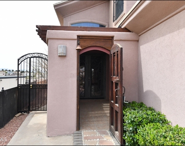 7318 Corona Del Sol Drive - Photo Thumbnail 3