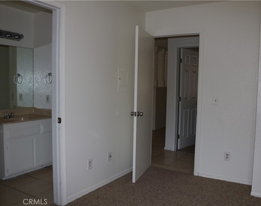 15862 Green Hill Drive - Photo Thumbnail 3