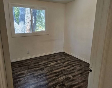 5021 Lowell Ave - Photo Thumbnail 2