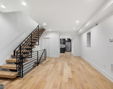 1328 S 9th St - Photo Thumbnail 2