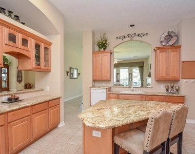 12450 Lago Bend Lane - Photo Thumbnail 11