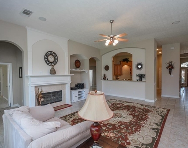 12450 Lago Bend Lane - Photo Thumbnail 7