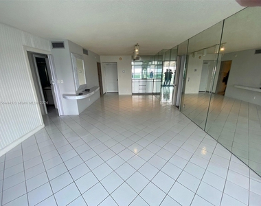 100 Bayview Dr - Photo Thumbnail 25