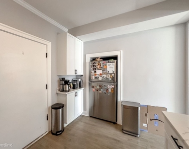 1354 W. Carmen, Unit 8 - Photo Thumbnail 4