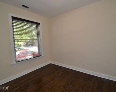 2508 W. Argyle, Unit 4 - Photo Thumbnail 8