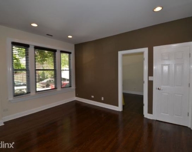 2508 W. Argyle, Unit 4 - Photo Thumbnail 4