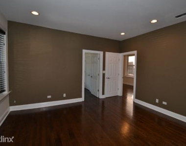 2508 W. Argyle, Unit 4 - Photo Thumbnail 5