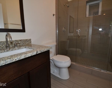 2508 W. Argyle, Unit 4 - Photo Thumbnail 10