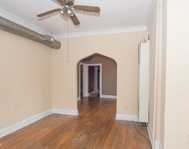 1058 N. Rockwell, Unit F-8 - Photo Thumbnail 16