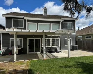 155 Victoria Court - Photo Thumbnail 24