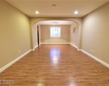 7129 Silver Ridge Peak Street - Photo Thumbnail 21