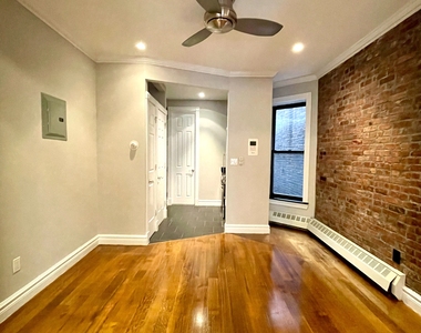 219 East 28th Street, New York, NY 10016 - Photo Thumbnail 2