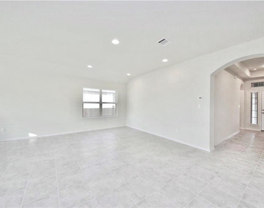 1212 Matt Ln - Photo Thumbnail 9