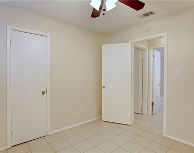 5808 Emerald Forest Dr - Photo Thumbnail 11