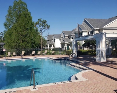 330 Southern Pecan Circle - Photo Thumbnail 4