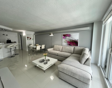 6917 Ne Collins Ave - Photo Thumbnail 0