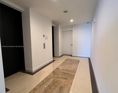 1100 Biscayne Blvd - Photo Thumbnail 19