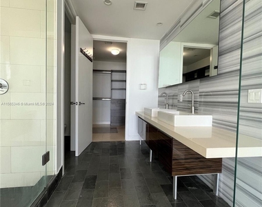 1100 Biscayne Blvd - Photo Thumbnail 6