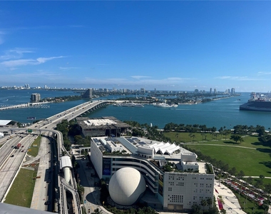 1100 Biscayne Blvd - Photo Thumbnail 0