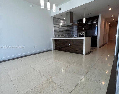 1100 Biscayne Blvd - Photo Thumbnail 10