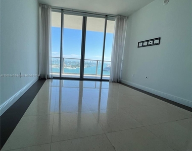 1100 Biscayne Blvd - Photo Thumbnail 9