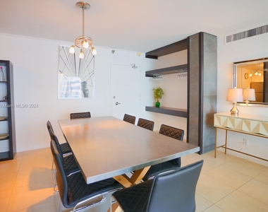 5161 Collins Ave - Photo Thumbnail 9