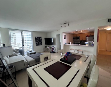 850 N Miami Ave - Photo Thumbnail 4