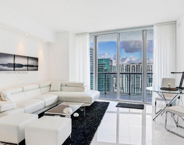 475 Brickell Ave - Photo Thumbnail 1