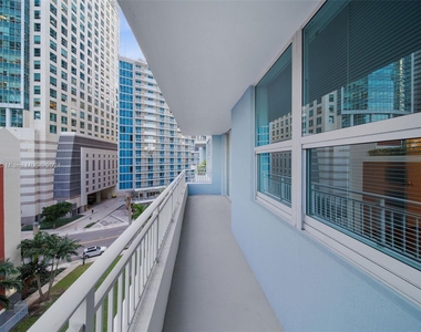 1111 Brickell Bay Dr - Photo Thumbnail 13