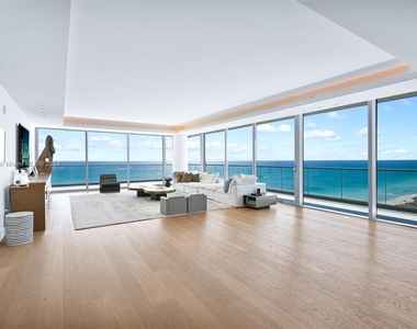 10201 Collins Ave - Photo Thumbnail 2