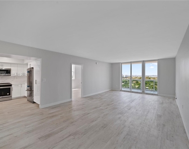 5001 Collins Ave - Photo Thumbnail 17