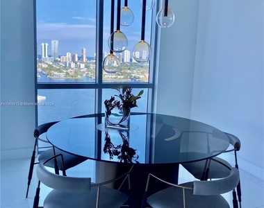 17111 Biscayne Blvd - Photo Thumbnail 5