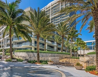 6799 Collins Ave - Photo Thumbnail 16